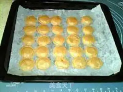 Make Mango straw hat macaron step 15