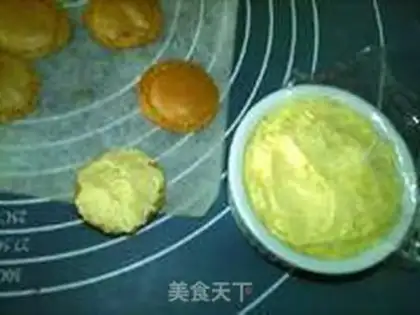 Make Mango straw hat macaron step 16