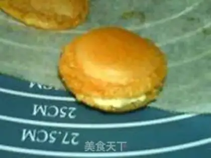Make Mango straw hat macaron step 17