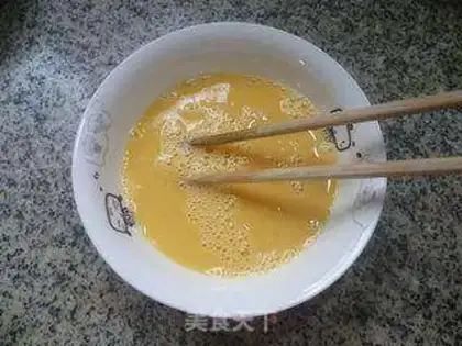 Make Burger egg fan soup step 3