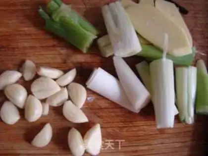 Make Roasted pig hoof step 4