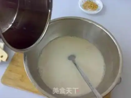 Make Cinnamon crystal roll step 2