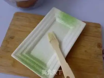 Make Cinnamon crystal roll step 3
