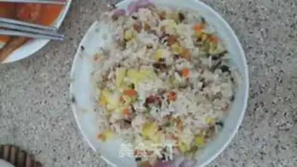 Make Pineapple rice step 2