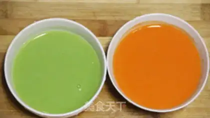 Make Two-colour fruit and fruit popsicles step 3