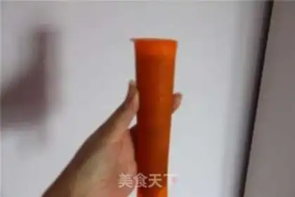 Make Two-colour fruit and fruit popsicles step 4