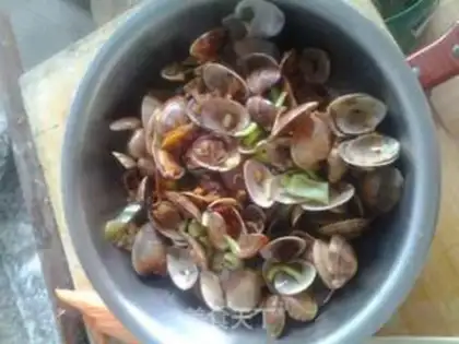 Make Spicy clams step 2