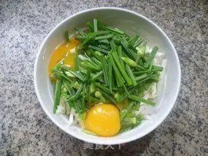 Make The cranberry bouquets and the fried eggs step 4