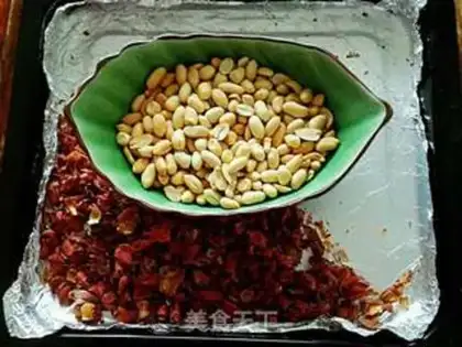 Make Colored peanut plum step 1