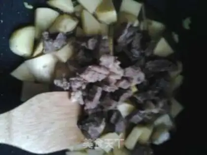 Make Tomato potato stew step 1