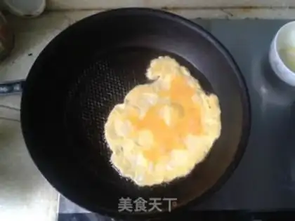 Make Shrimp ham and egg fried rice step 2