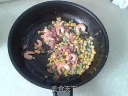 Make Shrimp ham and egg fried rice step 3