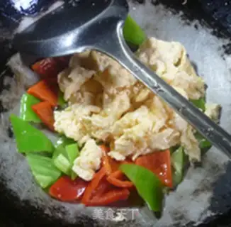 Make Double pepper fried duck eggs step 6