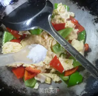 Make Double pepper fried duck eggs step 7