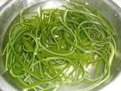 Make Seameat and radish step 0