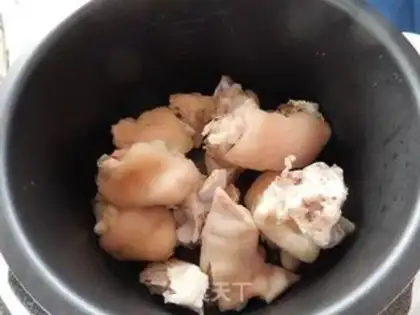 Make Garlic pig hand step 4