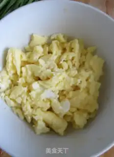 Make An egg box of celery step 5