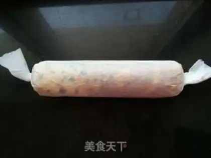 Make Cranberry Swiss roll step 19