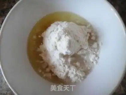 Make Squeeze meat mooncake step 2