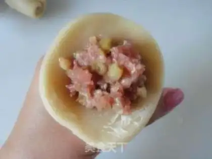 Make Squeeze meat mooncake step 15