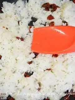 Make A dry pot of roller-dried rice step 4