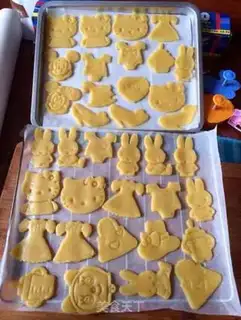 Make Butter cartoon cookies step 4
