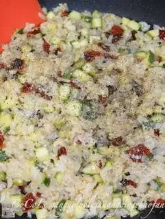 Make A dry pot of roller-dried rice step 11