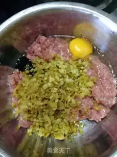 Make Squeeze meat mooncake step 0