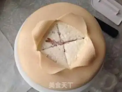 Make Twinberry candy cake step 17