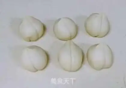 Make Peach buns step 4