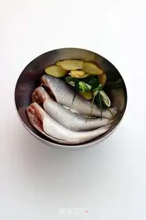 Make Spicy yellowfish step 0