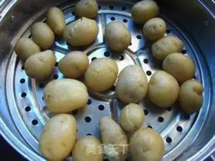 Make The olives, the potatoes step 0