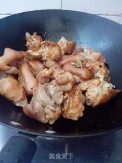 Make Red burning pig hoof step 2
