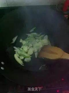 Make Tomatoes with sunflower step 1