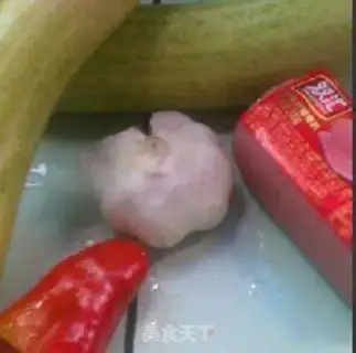 Make cucumber fried lunch meat step 0