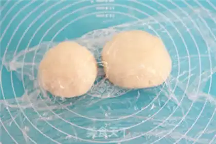 Make Rose flower mooncake step 4