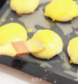 Make Rose flower mooncake step 18