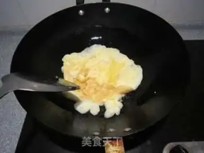 Make Pretzel fried eggs step 4
