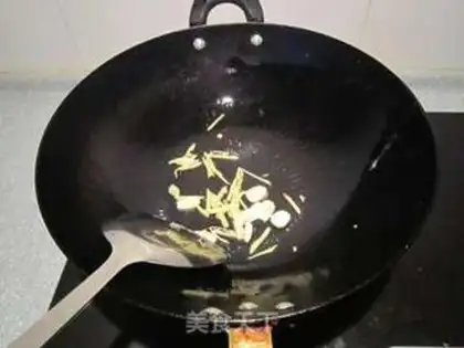 Make Pretzel fried eggs step 5