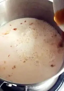 Make Caramel milk tea step 4