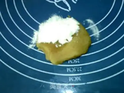 Make A milk-free violet moon cake step 1