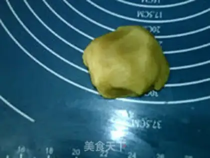Make A milk-free violet moon cake step 2