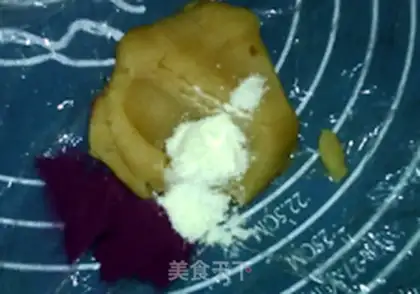 Make A milk-free violet moon cake step 5