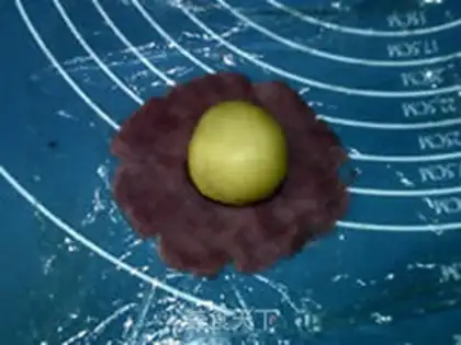 Make A milk-free violet moon cake step 11