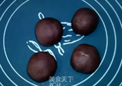 Make A milk-free violet moon cake step 13