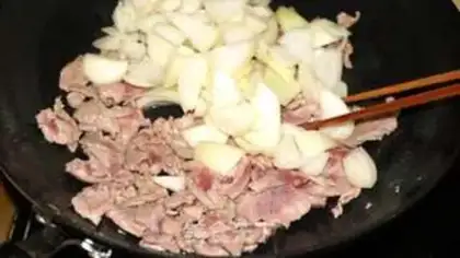 Make Black pepper onion cow willow step 5