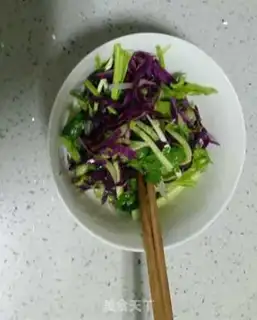 Make Western pancakes and vegetable rolls step 3