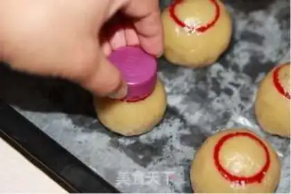 Make Red moon cake step 19