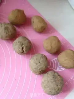 Make A wide moon cake step 3