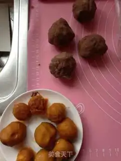 Make A wide moon cake step 4